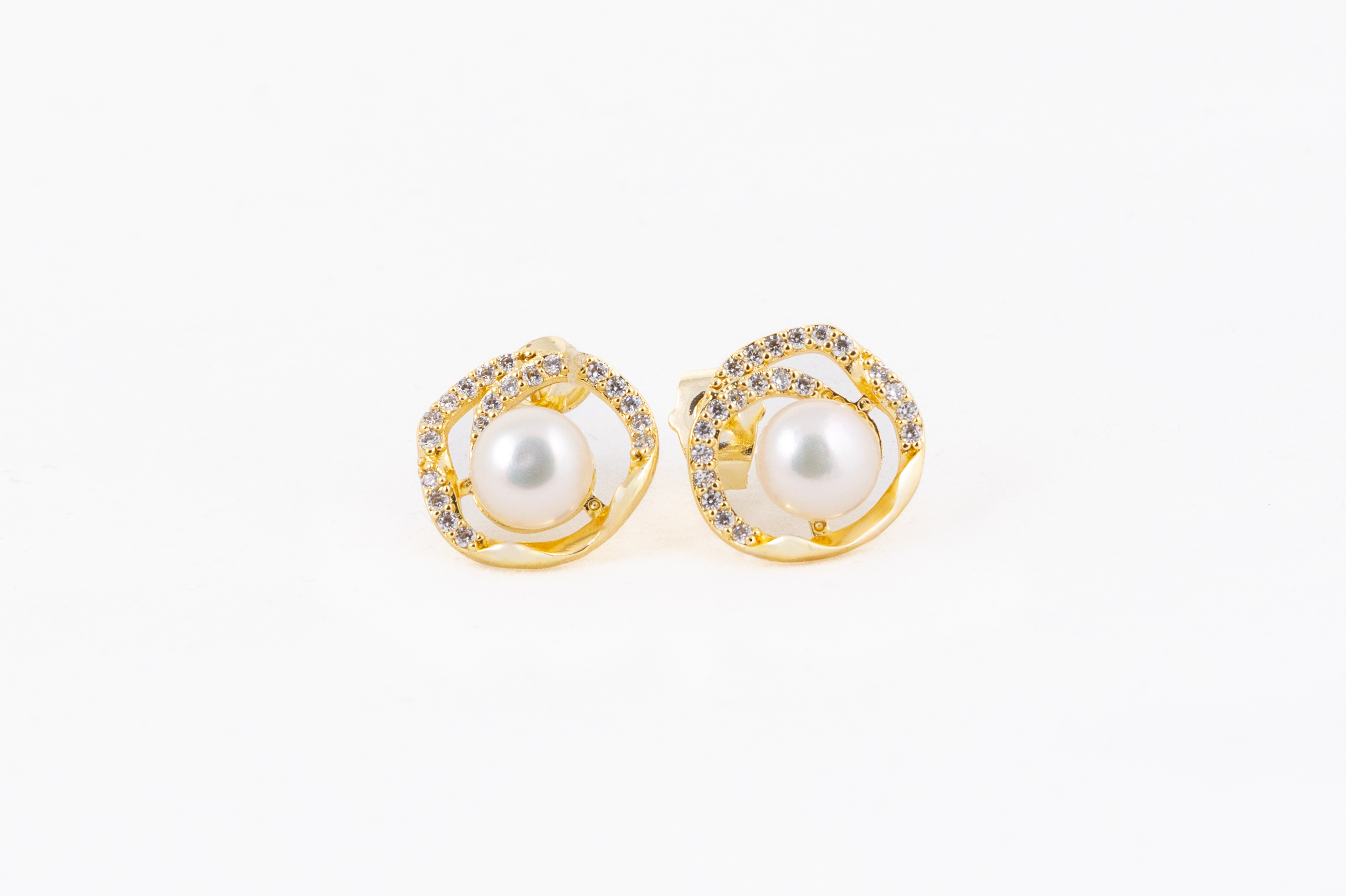 Cercei cu perle Biwa "GlowPearl Moon" în montură aurie