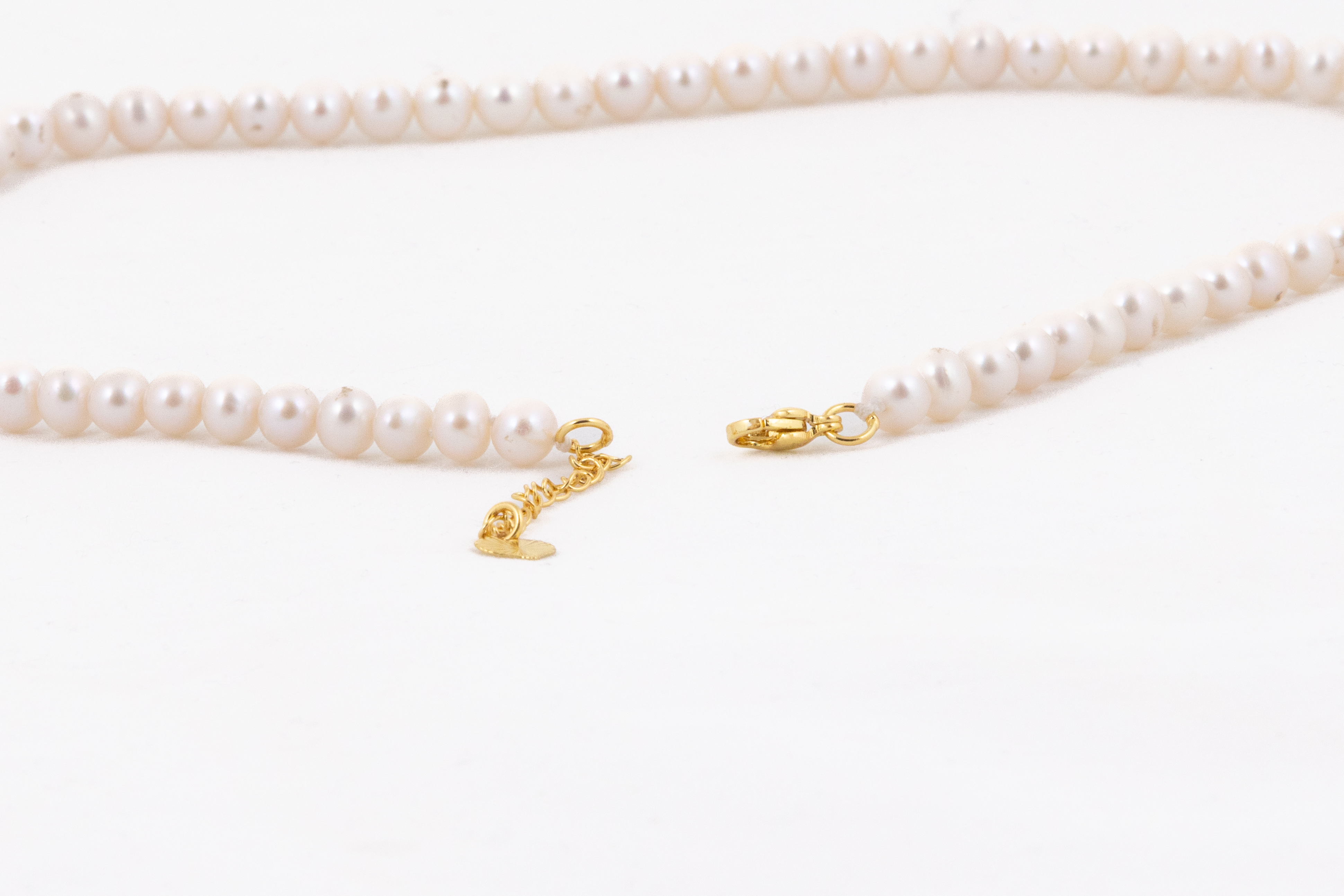 Colier cu perle de apă dulce cu luciu natural si inchizătoare aurie - Imagine 4