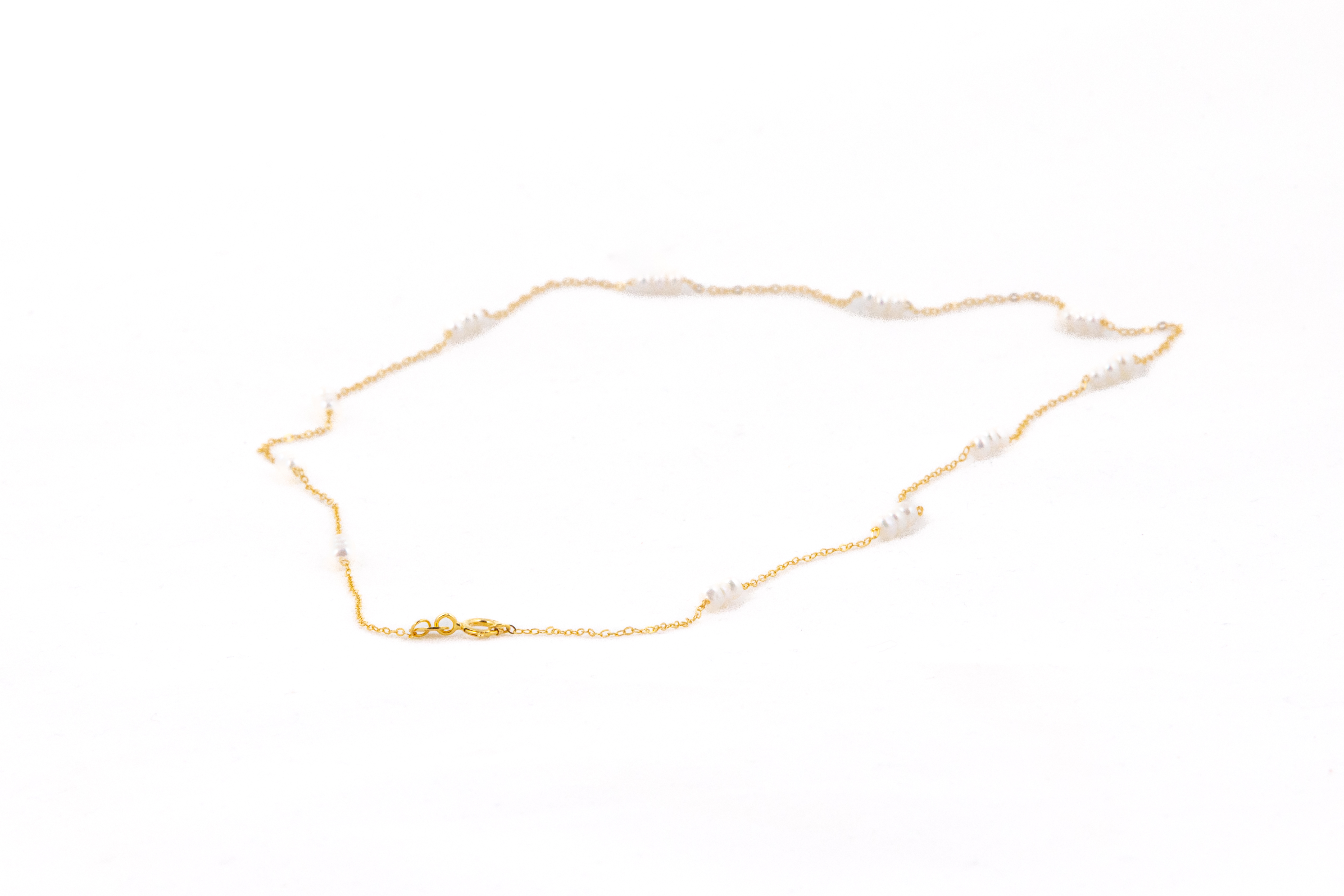 Colier auriu cu perle fine de apă dulce tip "sand pearl"