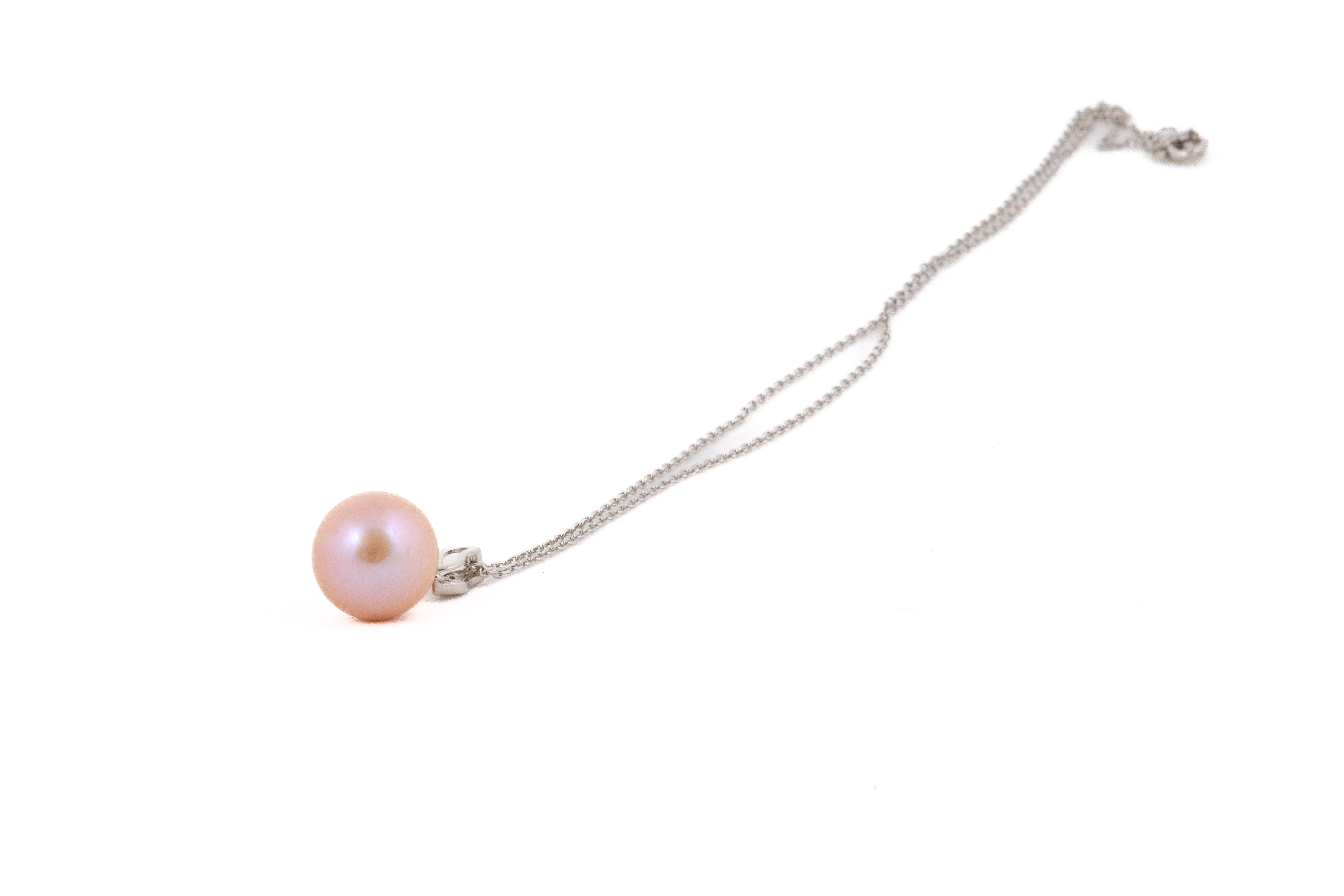 Pandantiv rotund cu perlă roz de apă dulce si lanț argintiu